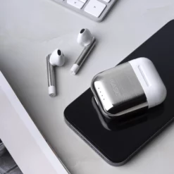 Écouteurs Sans Fil Sonik Ultra On-Ear Avec Boîtier De Chargement, Argent Titanium 15 Écouteurs Sans Fil Sonik Ultra On-Ear Avec Boîtier De Chargement, Argent Titanium -TheKase Elegant Boutique 128604 large