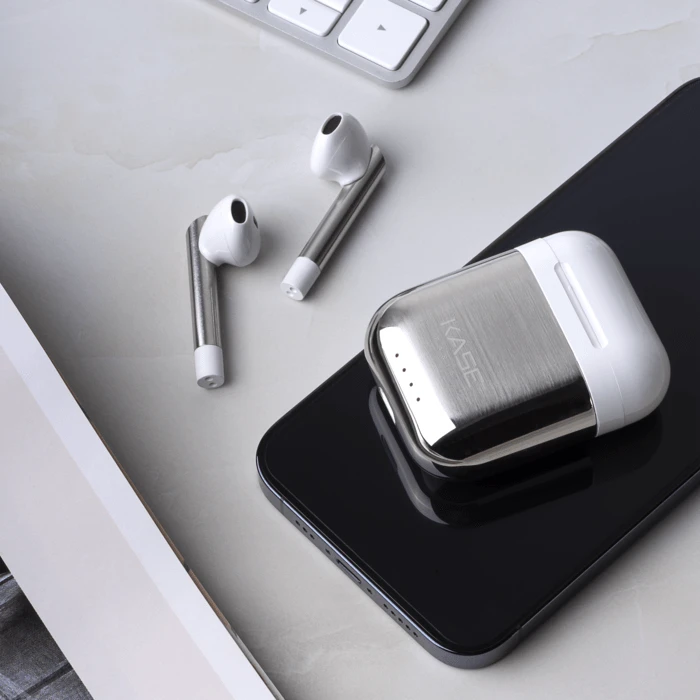 Écouteurs Sans Fil Sonik Ultra On-Ear Avec Boîtier De Chargement, Argent Titanium 8 Écouteurs Sans Fil Sonik Ultra On-Ear Avec Boîtier De Chargement, Argent Titanium – Image 6